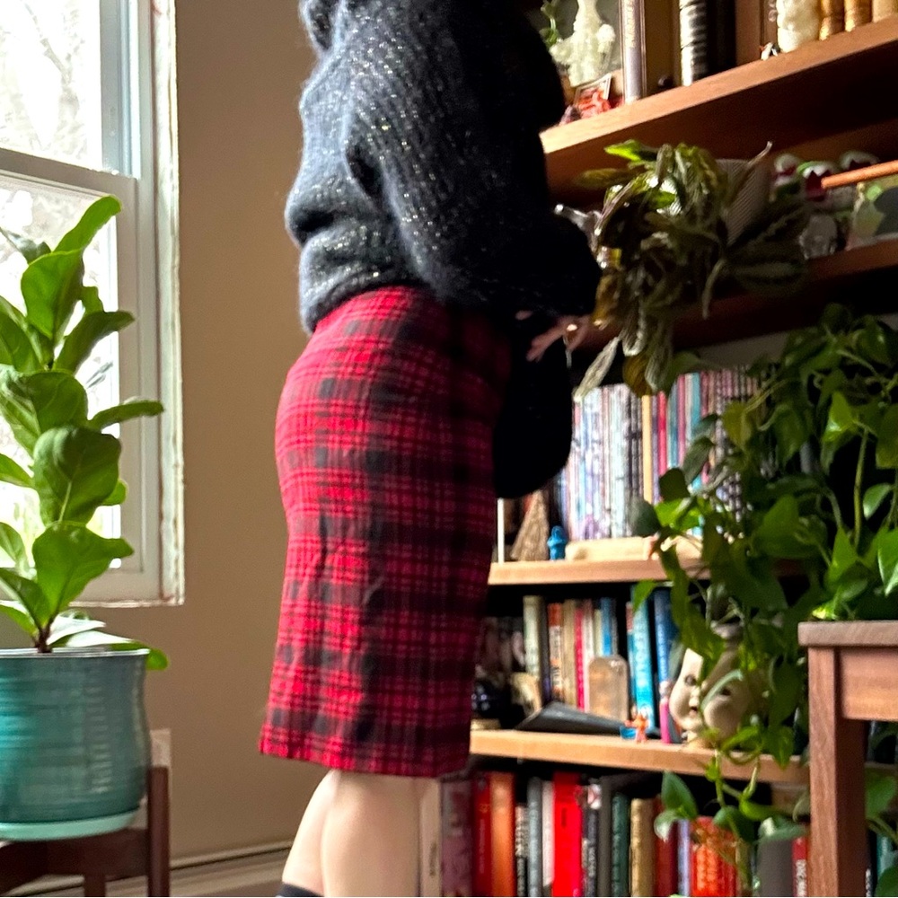 Vintage red and black plaid pencil skirt